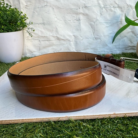 Cole Haan
Men's Harrison Grand Leather Belt Tan New with tags - Picture 4 of 12